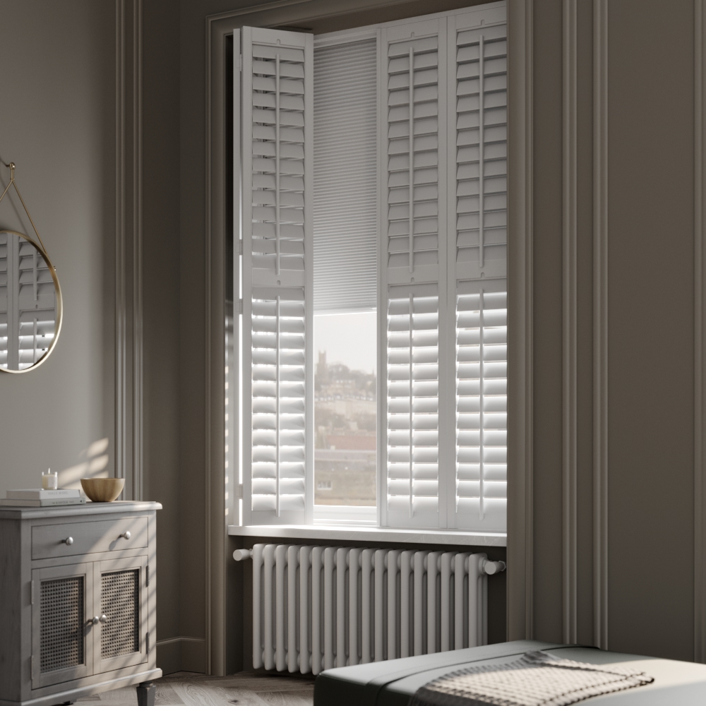 Shutters with an integrated blackout solution